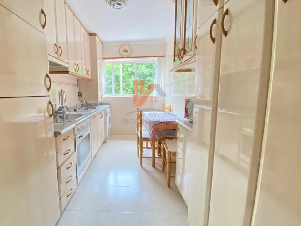 Kitchen of Flat for rent in Santiago de Compostela   with Furnished and Washing machine