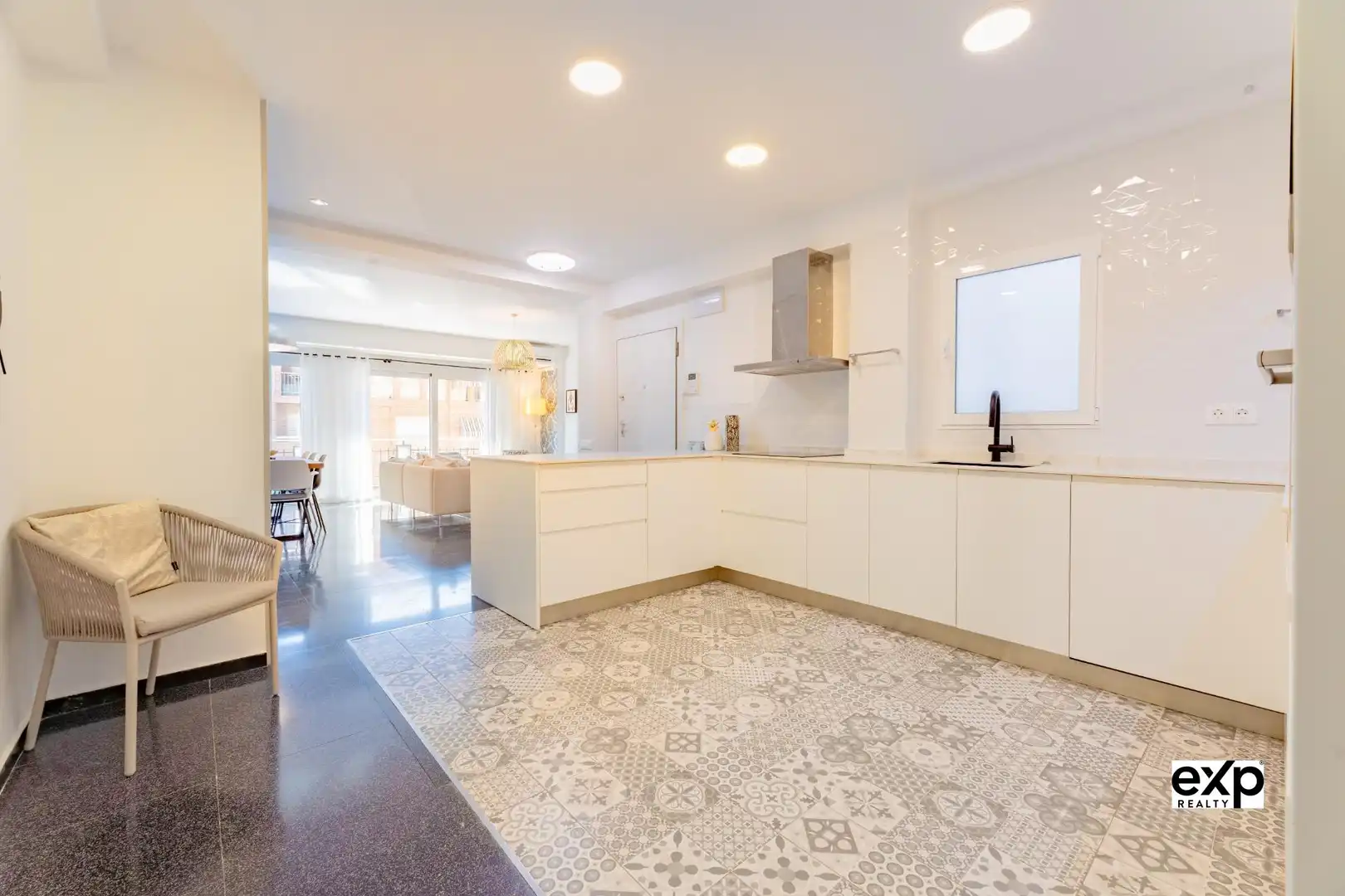 Cuina de Apartament de lloguer en Valencia amb Aire condicionat, Calefacció i Terrassa