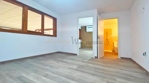Foto 2 de Apartamento en venta en Avenida Ernesto Sarti, Torviscas Bajo, Adeje