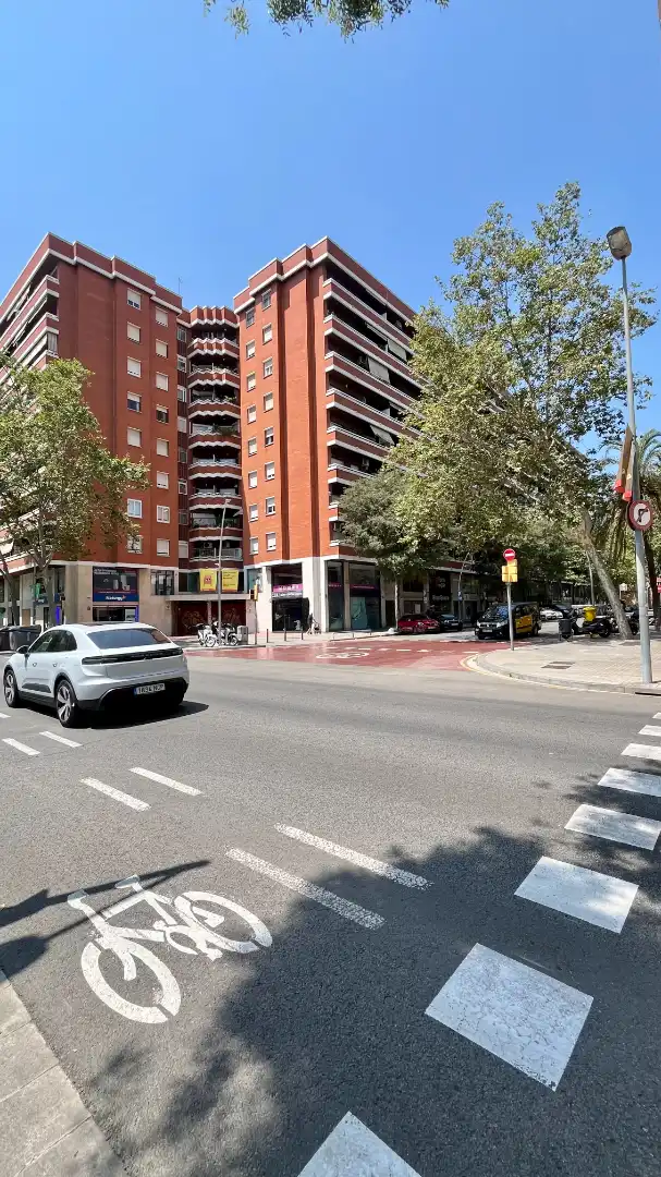 Flat with lift for sale in Sant Martí