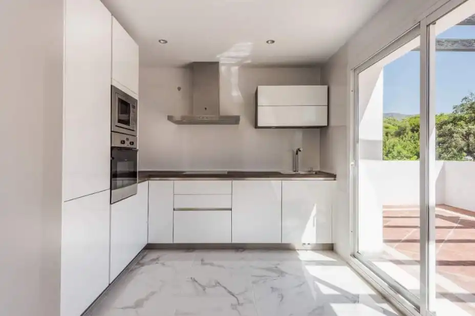 Cuina de Apartament de lloguer en Marbella amb Aire condicionat, Calefacció i Parquet