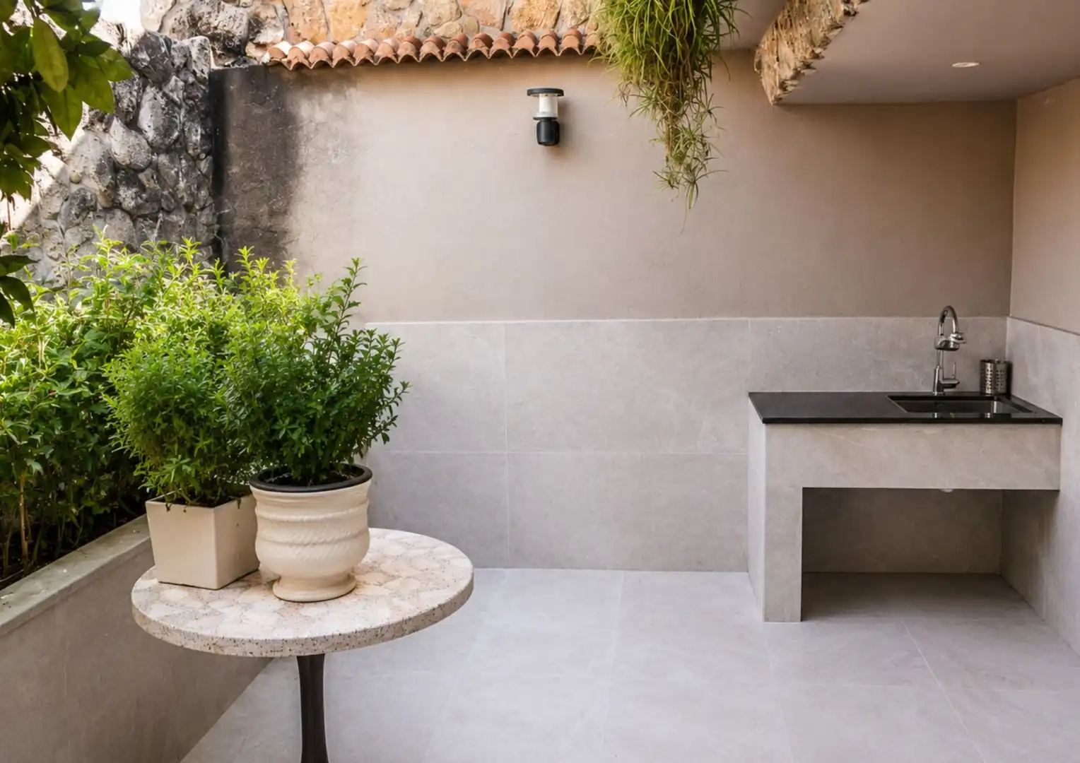 Terrasse von Einfamilien-Reihenhaus zum Verkauf in Las Ventas de Retamosa mit Klimaanlage, Heizung und Privatgarten