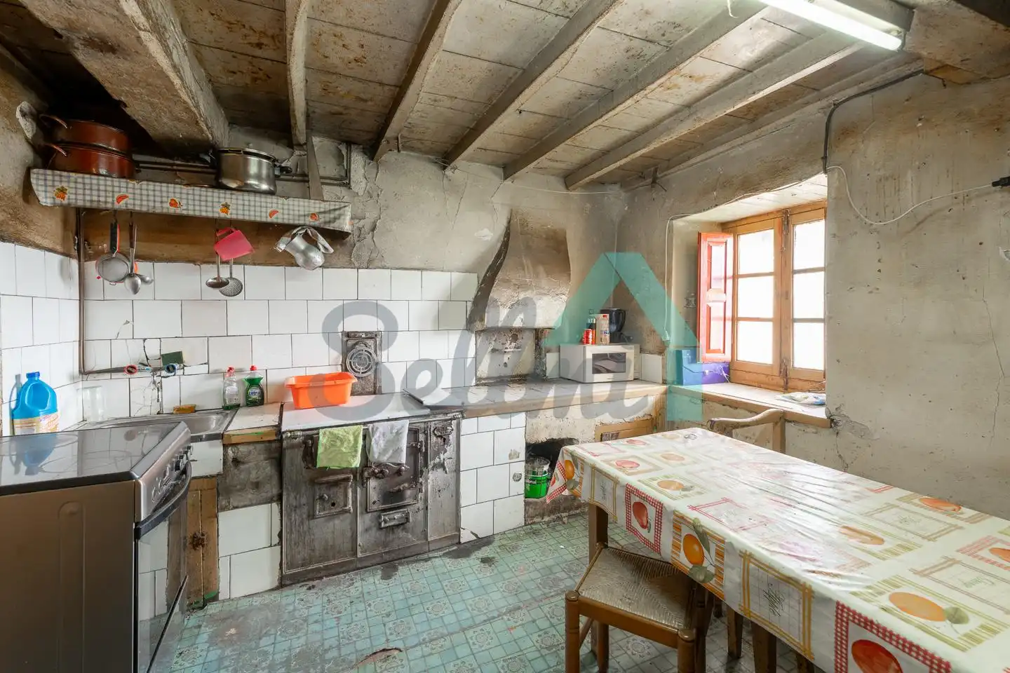 Küche von Einfamilien-Reihenhaus zum Verkauf in Quirós mit Privatgarten und Terrasse