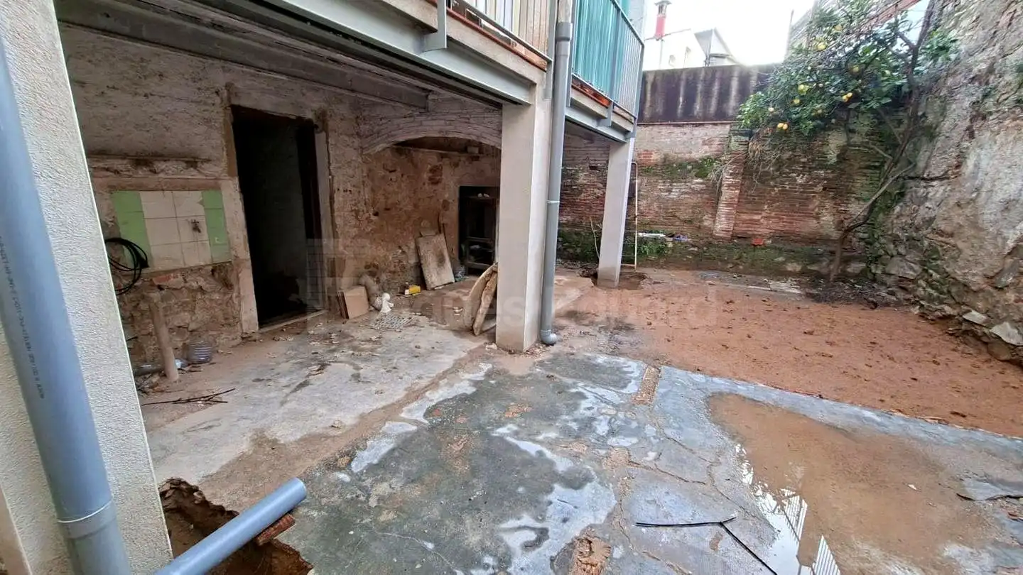 Ground floor for sale in Argentona  with Private garden
