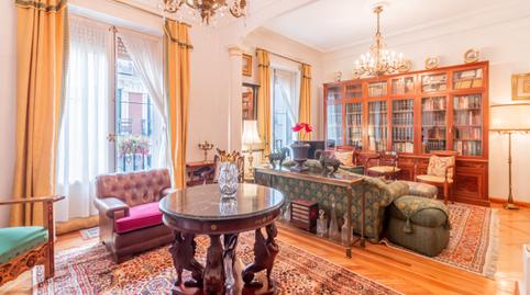 Foto 5 de Apartamento en venta en  Calle de Chinchilla, Sol, Madrid