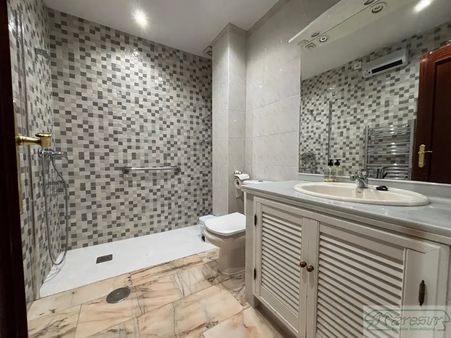 Badezimmer von Wohnung zum Verkauf in San Fernando