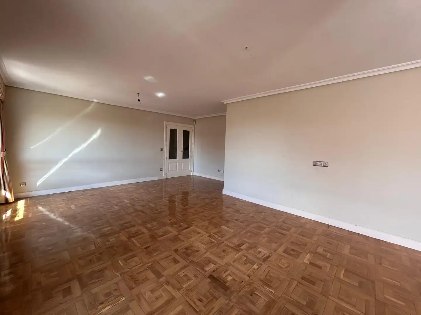 Sala de estar de Piso en venta en Guadalajara con Aire acondicionado, Parquet y Trastero