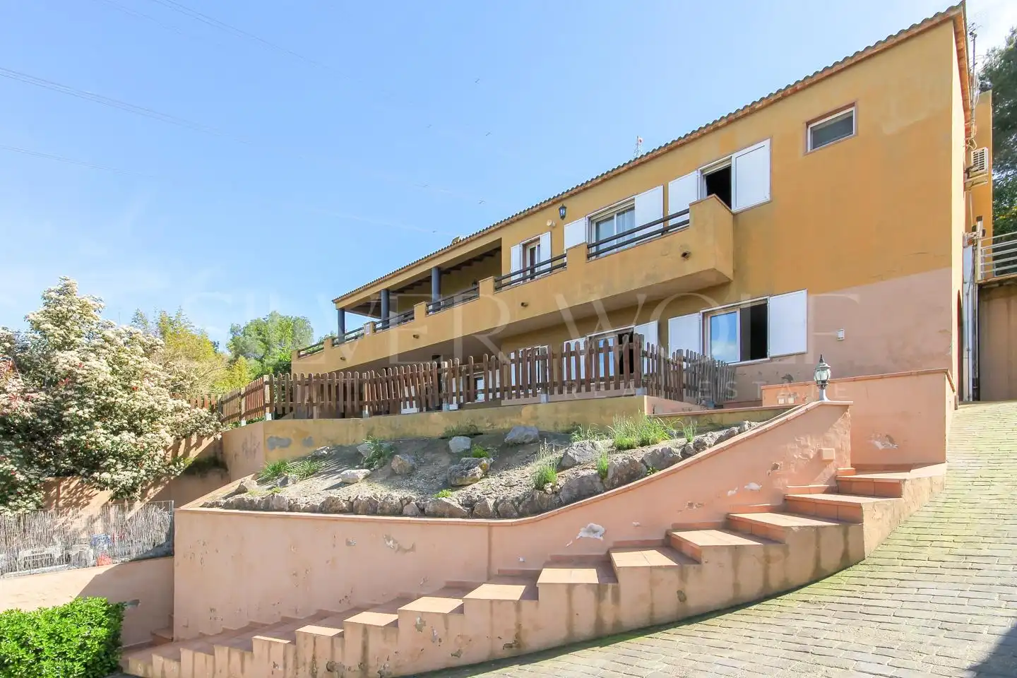 Vista exterior de Casa o xalet en venda en Cubelles amb Calefacció, Jardí privat i Terrassa
