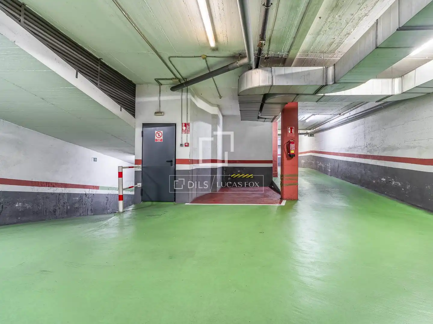 Parking de Piso en venta en Barcelona con Aire acondicionado, Calefacción y Parquet