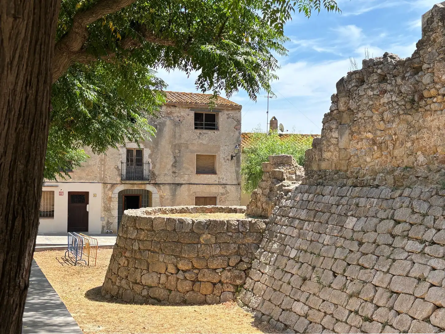 Vista exterior de Finca rústica en venda en Bellcaire d'Empordà amb Terrassa