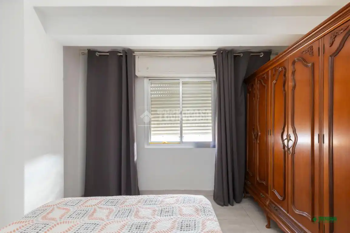 Schlafzimmer von Wohnung zum Verkauf in Almería mit Klimaanlage und Heizung