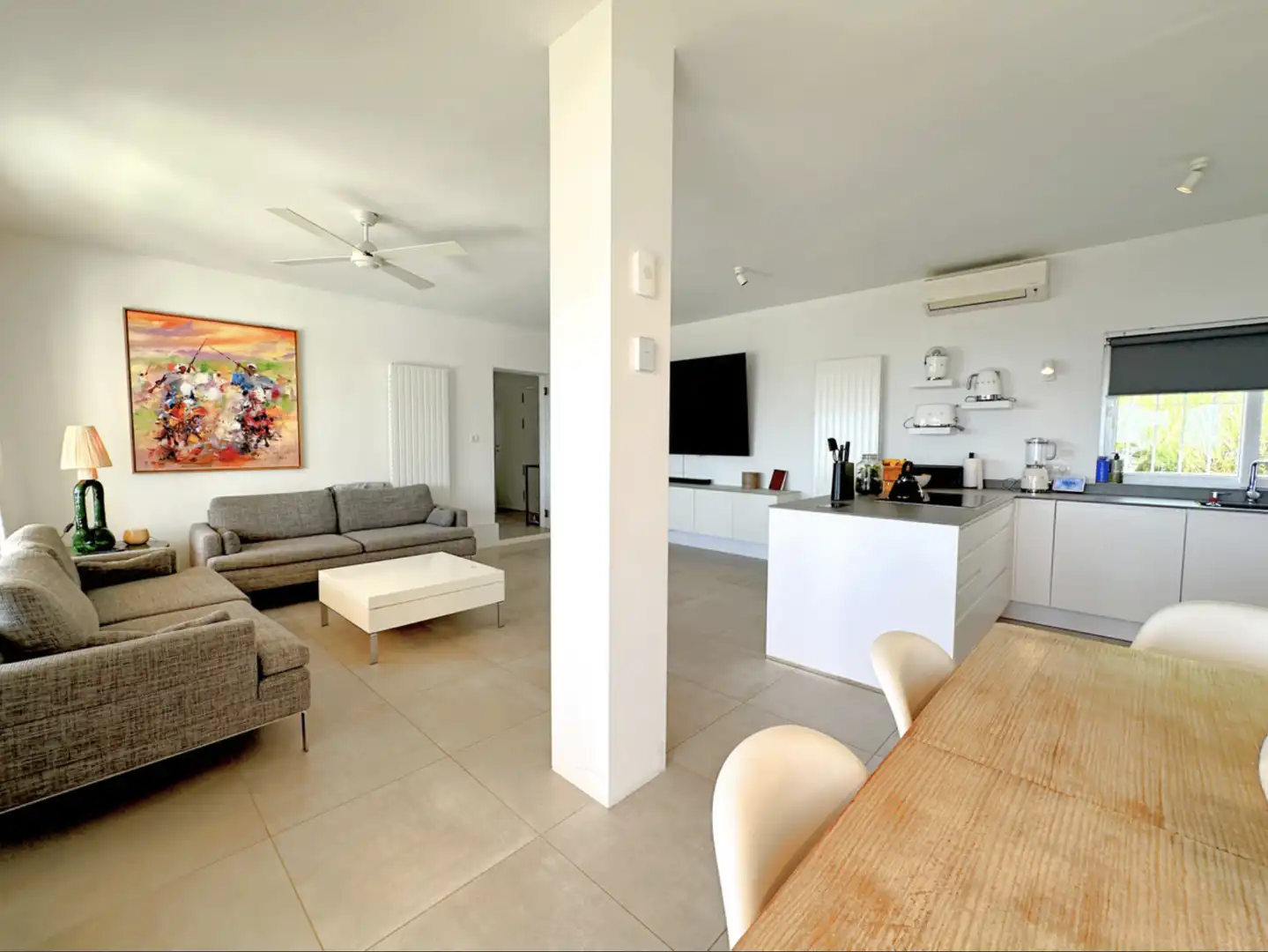 Sala d'estar de Casa o xalet en venda en Estepona amb Aire condicionat, Jardí privat i Terrassa