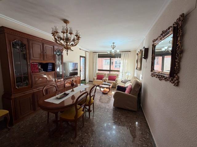 Piso en Alquiler en Ausias March