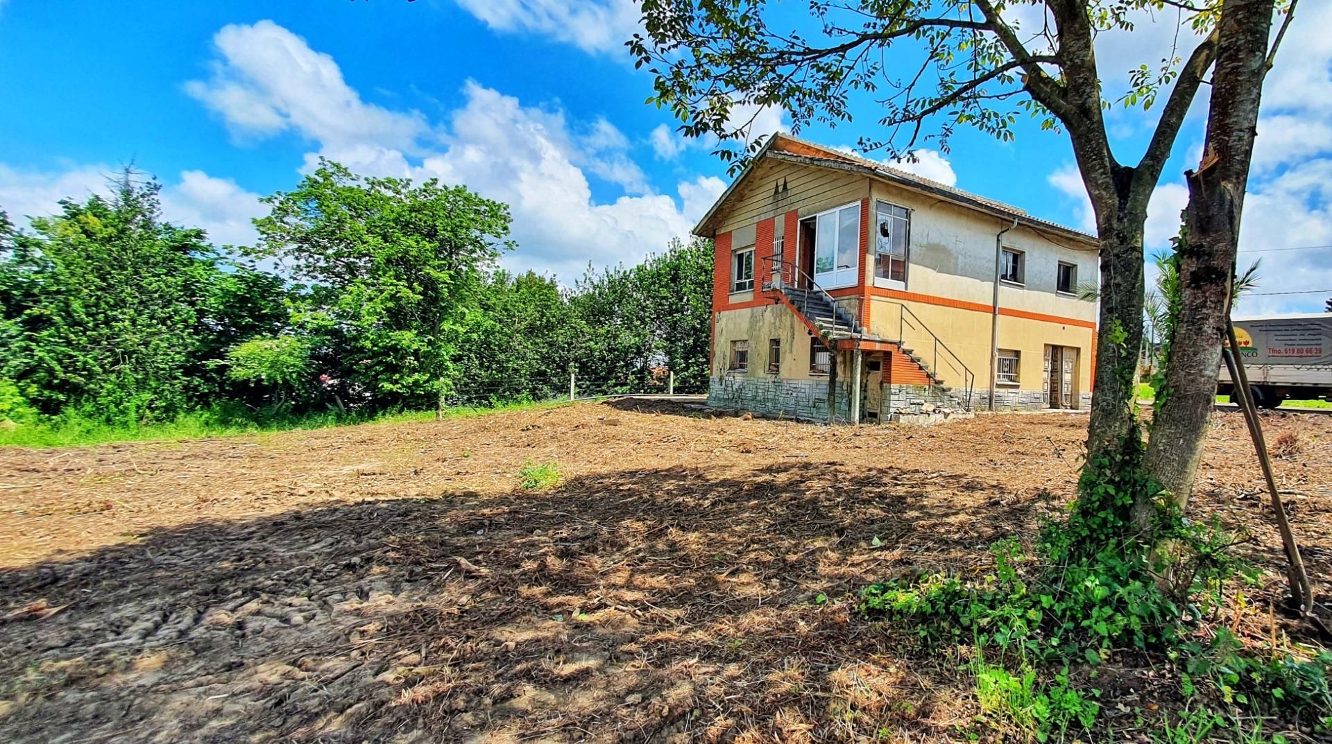 House or chalet for sale in Oviedo   with Heating, Parquet flooring and Terrace