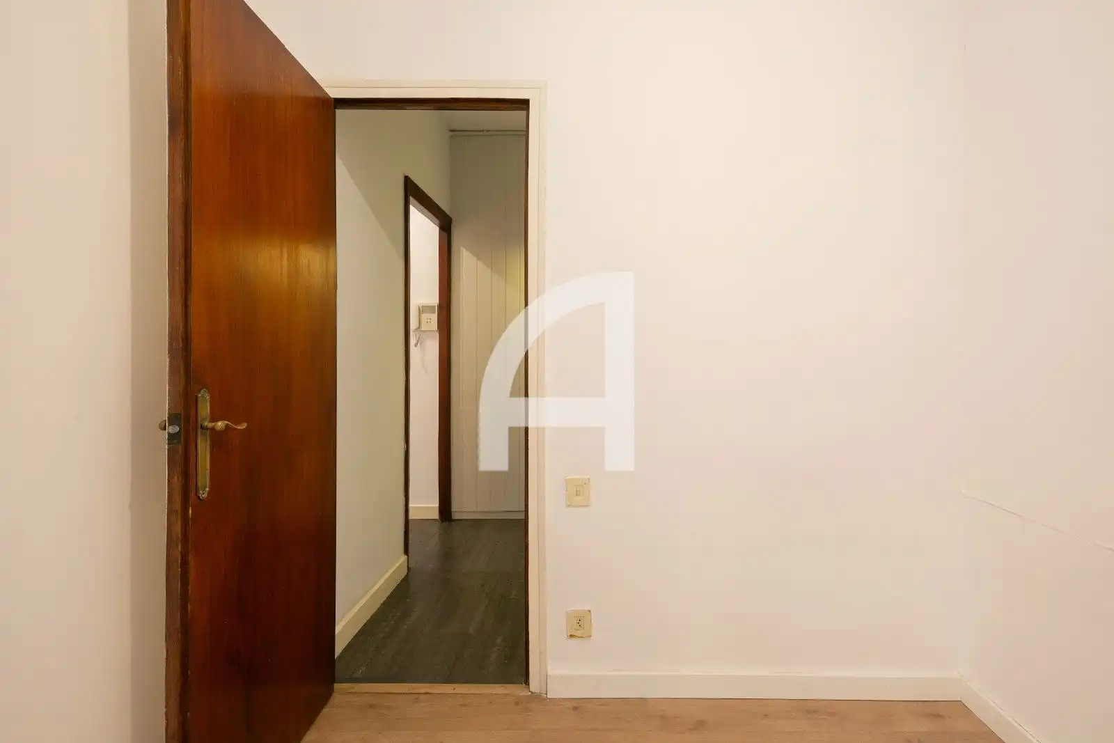 Flat for sale in Barcelona  with Parquet flooring