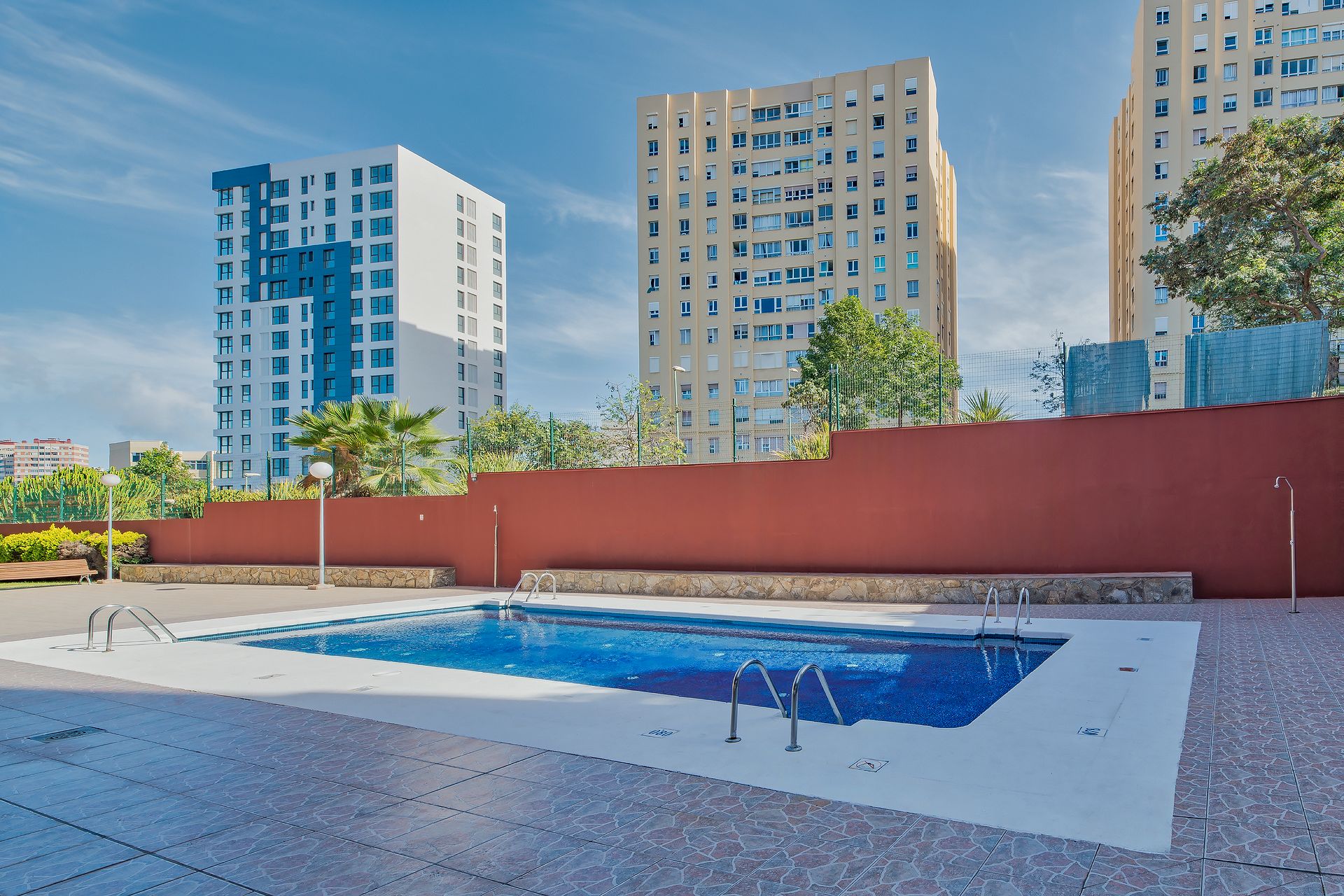 Piscina de Pis en venda en Las Palmas de Gran Canaria amb Terrassa, Traster i Balcó