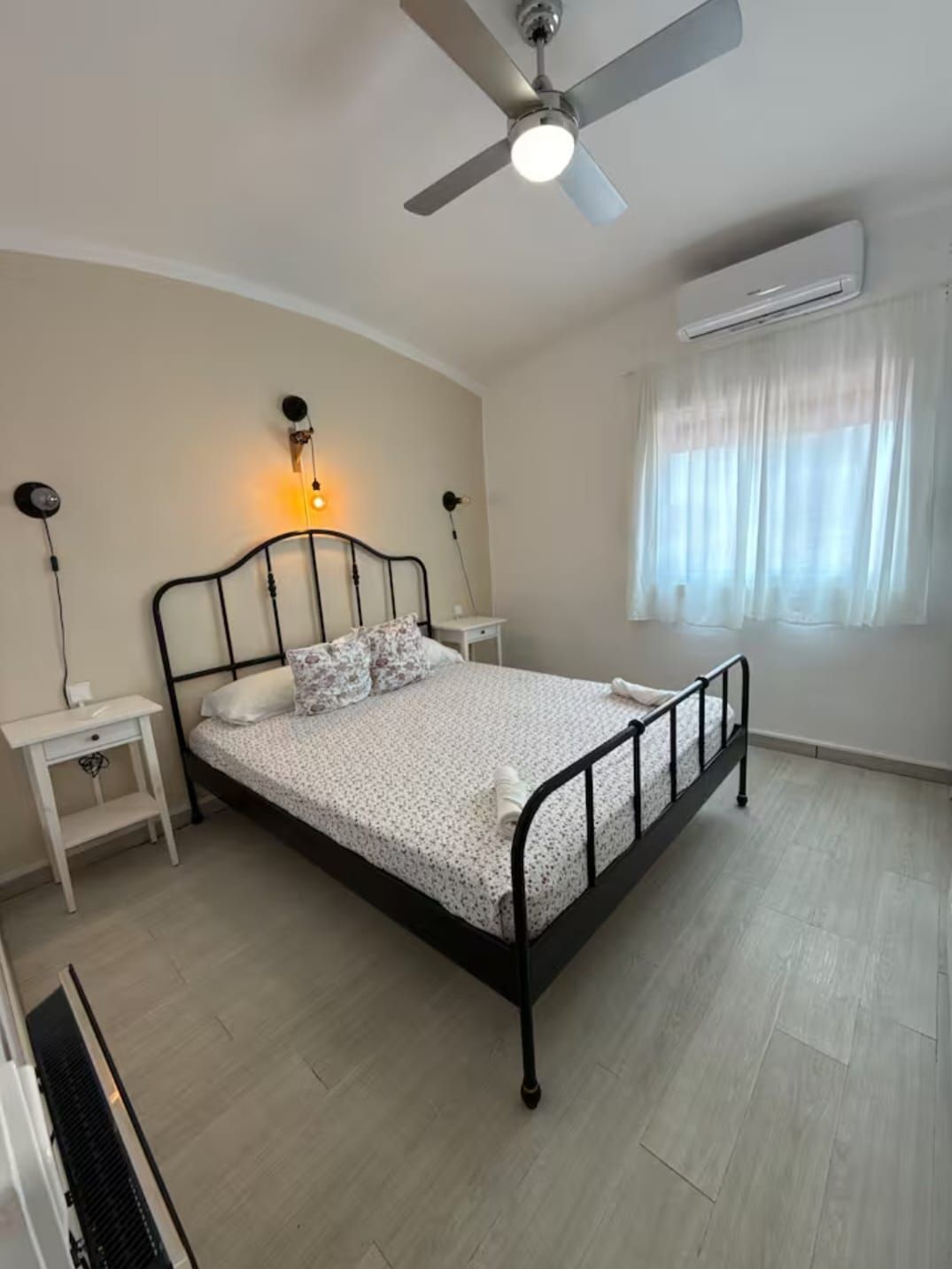 Dormitori de Casa o xalet de lloguer en Blanes amb Aire condicionat, Calefacció i Terrassa