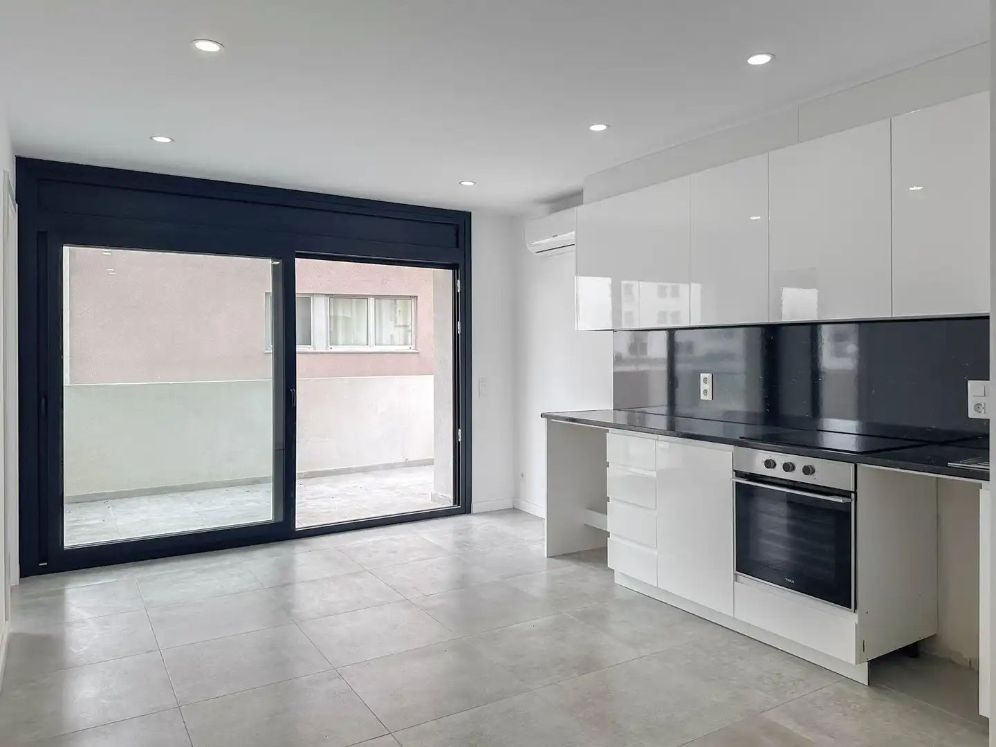 Cocina de Apartamento en venta en Roses con Aire acondicionado, Terraza y Balcón