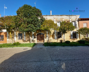 Vista exterior de Finca rústica en venda en Cuenca de Campos amb Jardí privat, Terrassa i Balcó