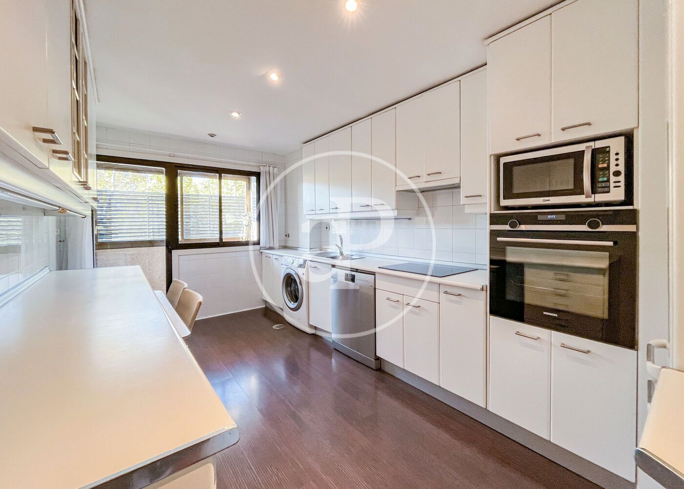 Kitchen of Flat to rent in Pozuelo de Alarcón  with Air Conditioner, Heating and Private garden