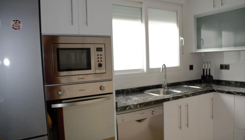 Photo 1 of Flat to rent in Avda. Federico Garcia Lorca - Nueva Estación Autobuses, Granada