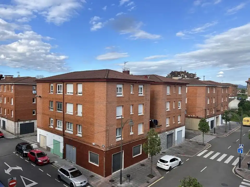 Außenansicht von Wohnung zum Verkauf in Siero mit Heizung und Terrasse
