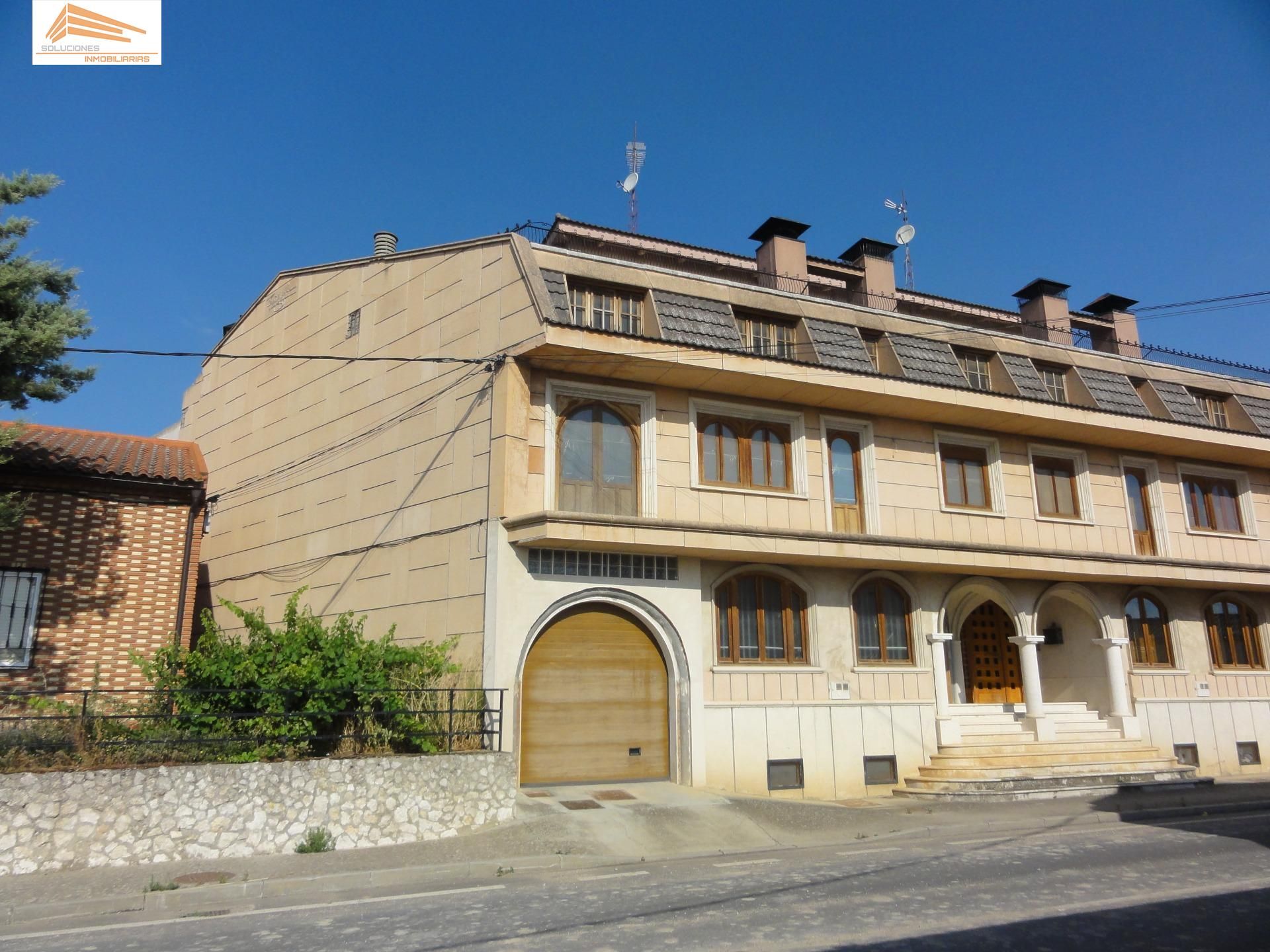 Exterior view of Single-family semi-detached for sale in Pesquera de Duero