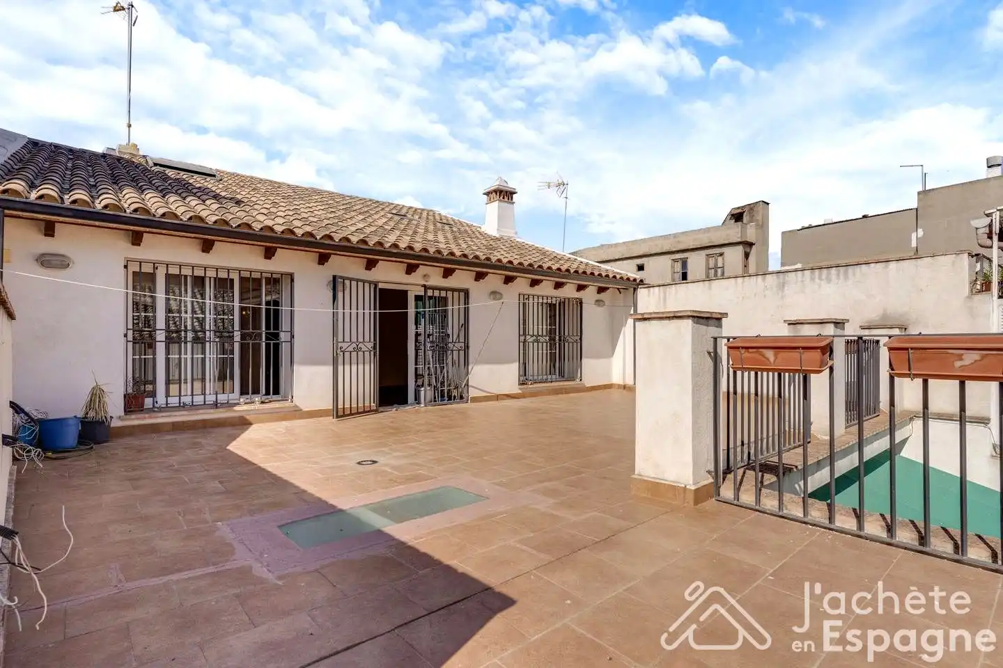 Terrassa de Casa o xalet en venda en Alcàsser amb Jardí privat, Moblat i Balcó