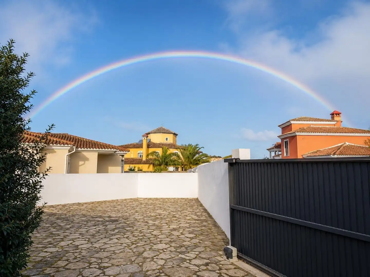 Vista exterior de Casa o chalet en venta en Algeciras con Jardín privado, Trastero y Piscina