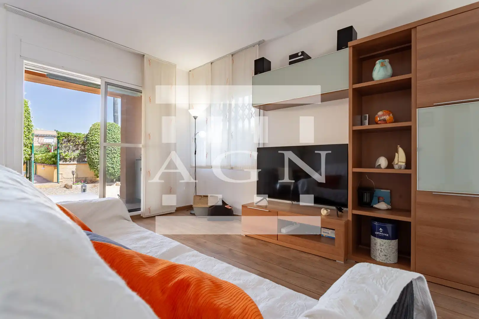 Sala d'estar de Planta baixa en venda en Mont-roig del Camp amb Calefacció, Jardí privat i Terrassa
