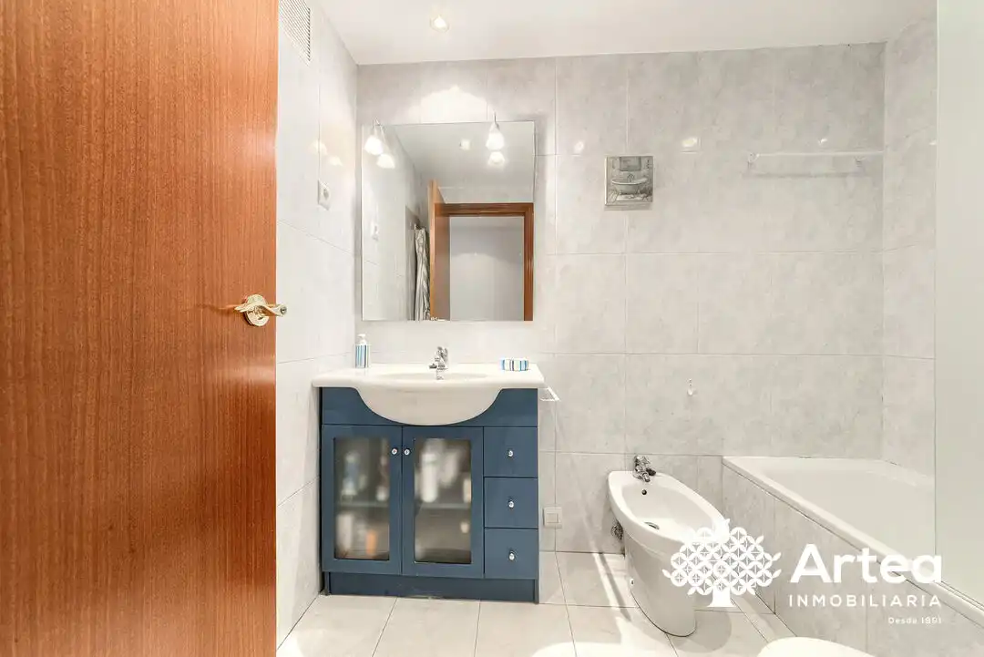 Baño de Piso en venta en Bilbao  con Calefacción y Trastero