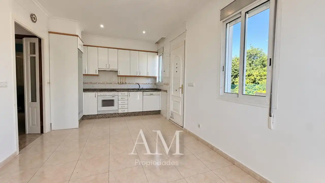 Cocina de Casa o chalet en venta en Vigo  con Calefacción, Jardín privado y Terraza