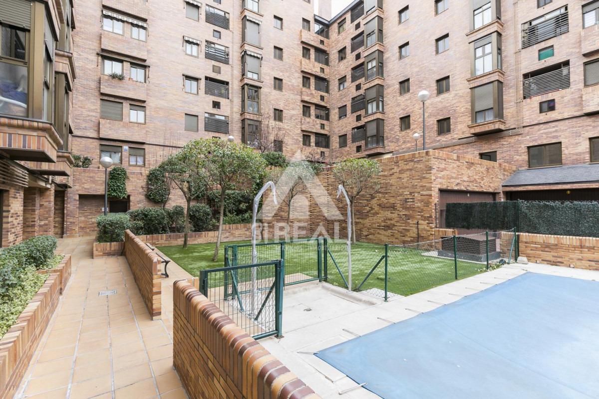 Exterior view of Flat to rent in  Madrid Capital  with Heating, Private garden and Terrace