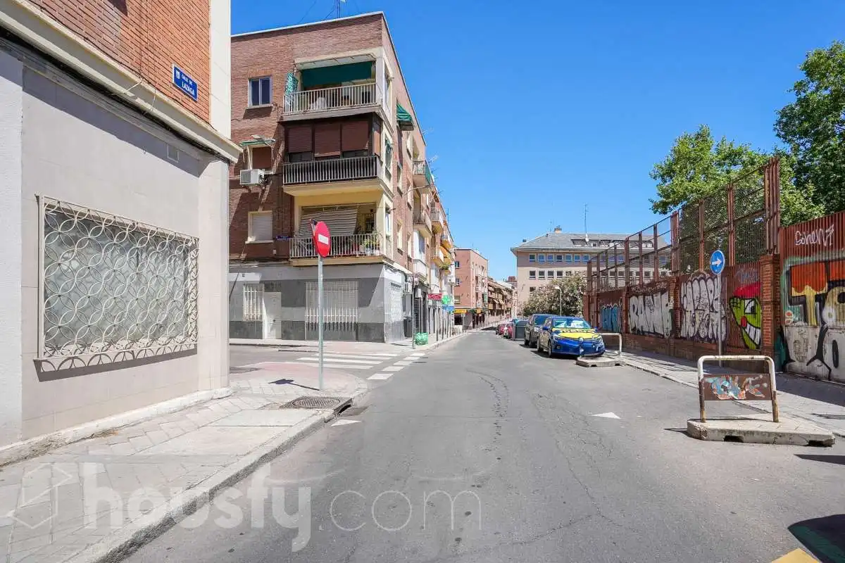 Exterior view of Flat for sale in Madrid  with Air Conditioner, Storage room and Furnished
