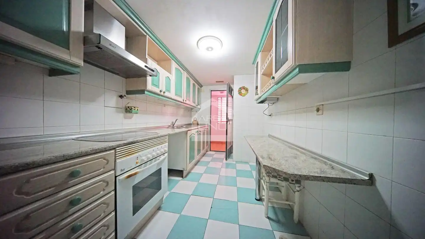 Cocina de Piso en venta en Madrid con Calefacción