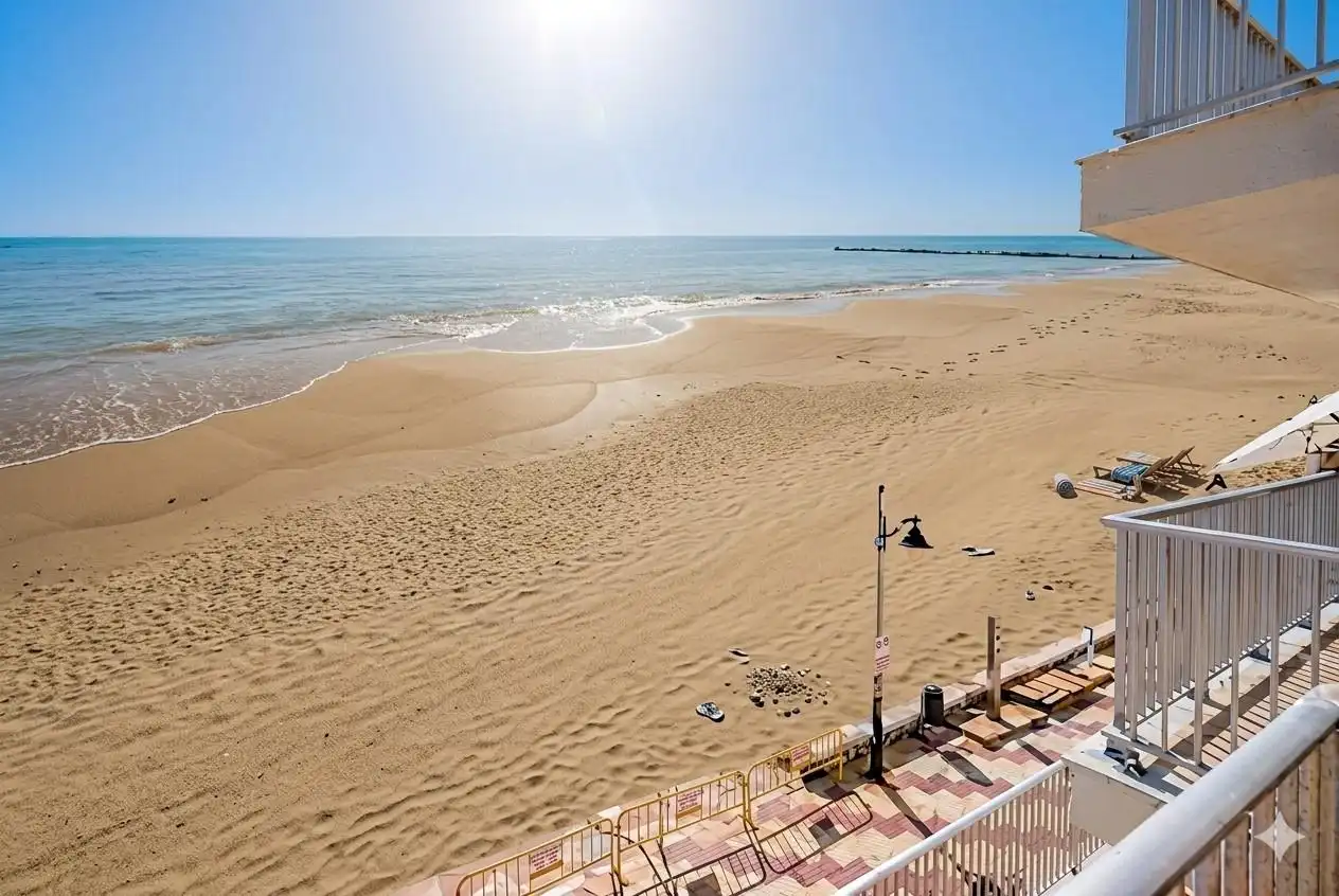 Dormitori de Apartament en venda en Sueca amb Terrassa