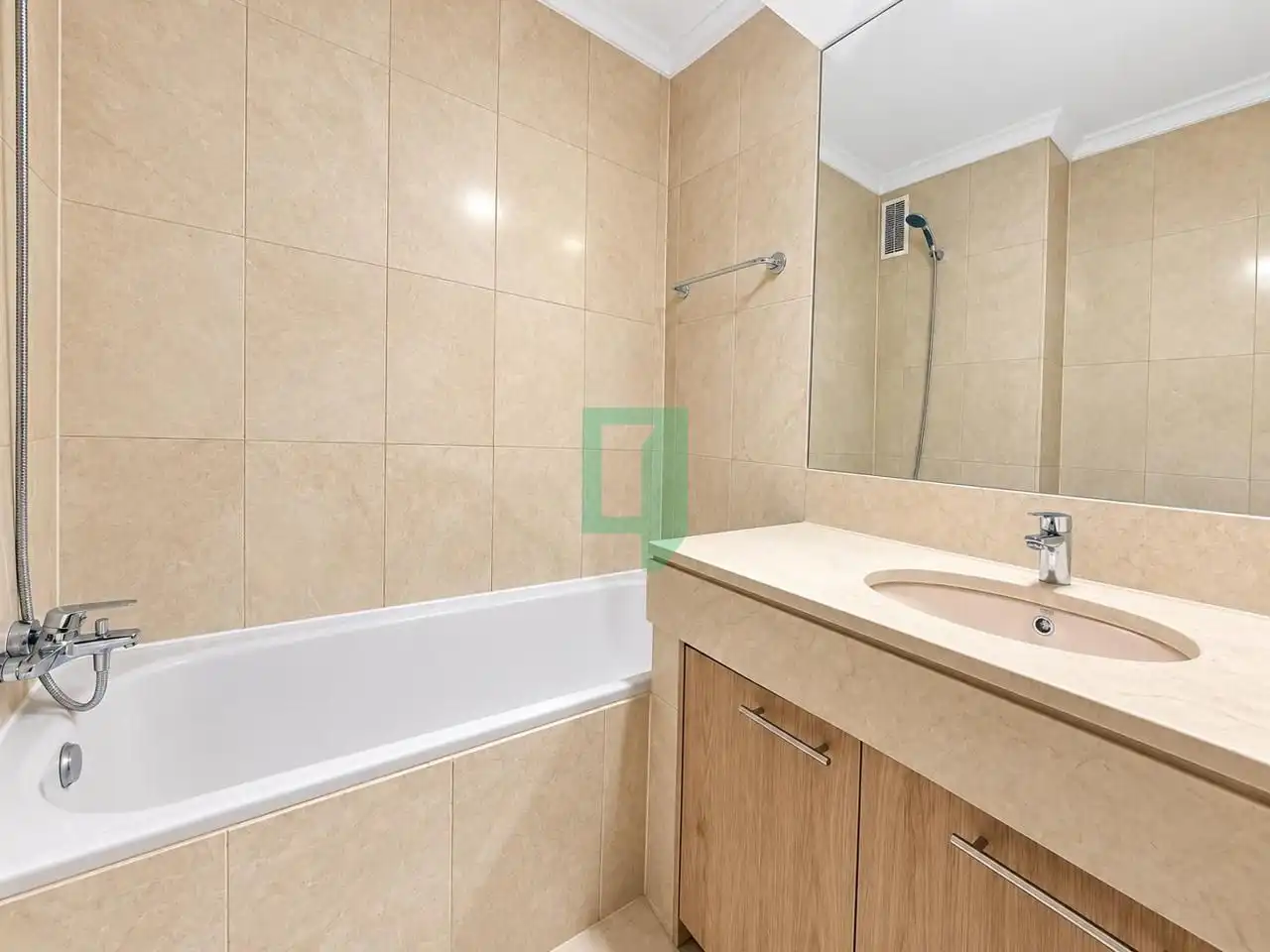 Bathroom of Flat for sale in Badalona  with Balcony