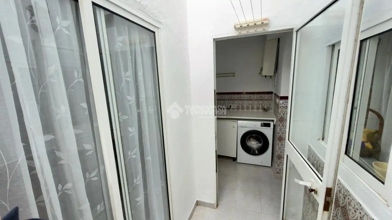 Habitación de Casa adosada en venta en Los Barrios con Aire acondicionado, Calefacción y Balcón