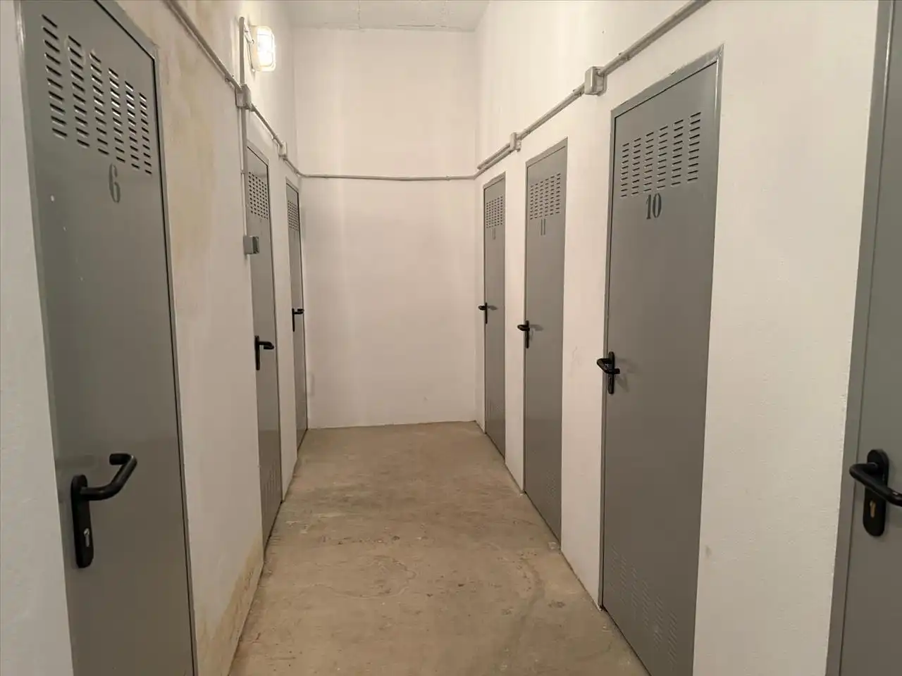 Storage room for sale in Narón