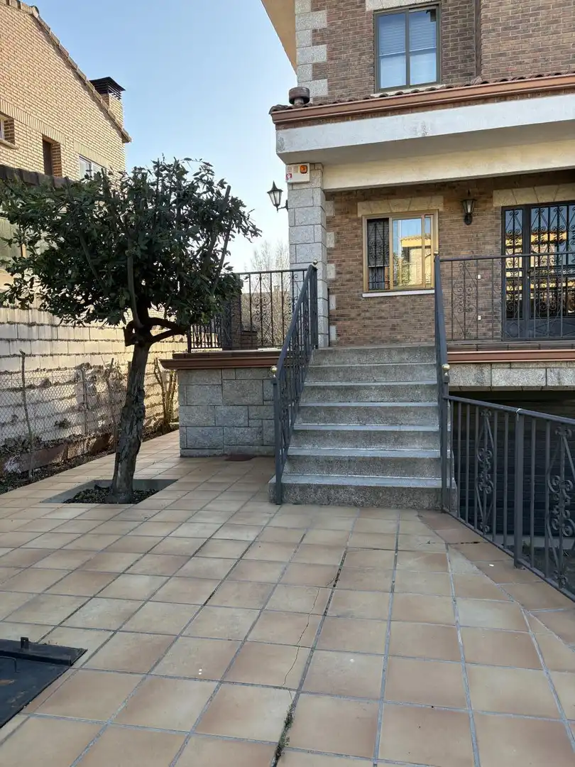 Terraza de Casa o chalet de alquiler en Colmenar Viejo con Calefacción, Jardín privado y Parquet