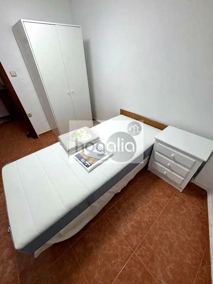 Schlafzimmer von Wohnung zur Miete in Sevilla mit Klimaanlage und Möbliert