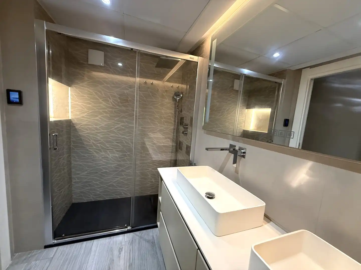 Baño de Piso de alquiler en Almería con Aire acondicionado, Calefacción y Terraza
