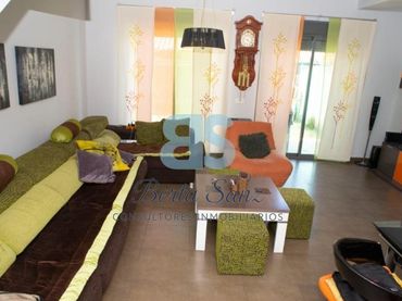 Terraced house with garden for sale in Calle Pablo Picasso