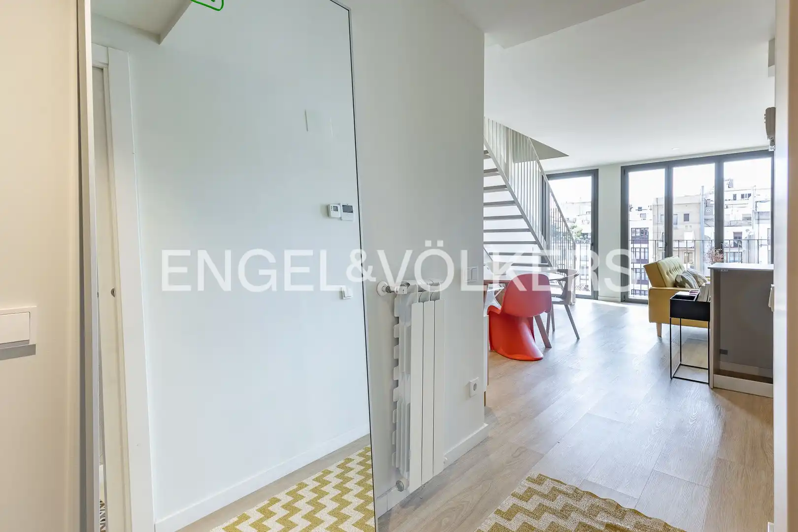 Maisonette zum Verkauf in Barcelona mit Klimaanlage, Heizung und Parkett
