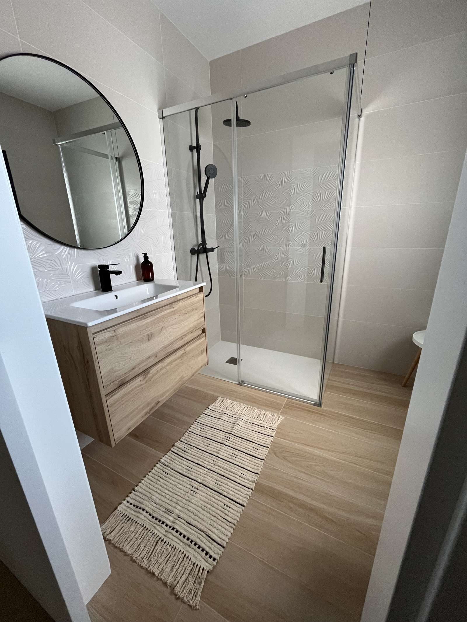 Bathroom of Study for share in Las Palmas de Gran Canaria  with Air Conditioner, Terrace and Furnished