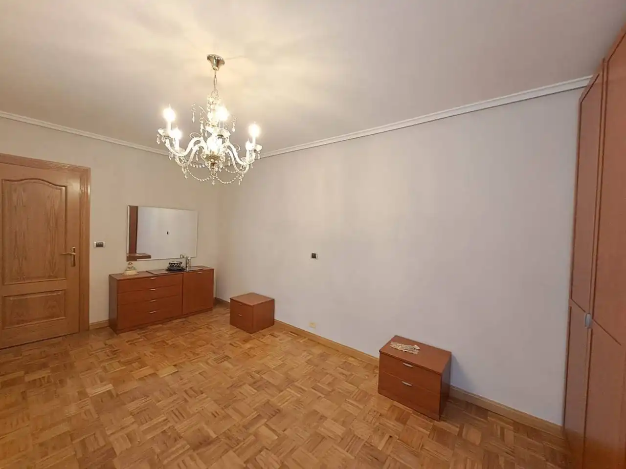 Schlafzimmer von Wohnung zur Miete in Burgos mit Heizung, Parkett und Abstellraum