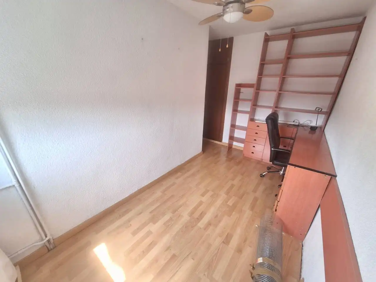 Bedroom of Flat for sale in Fuenlabrada  with Air Conditioner, Heating and Parquet flooring
