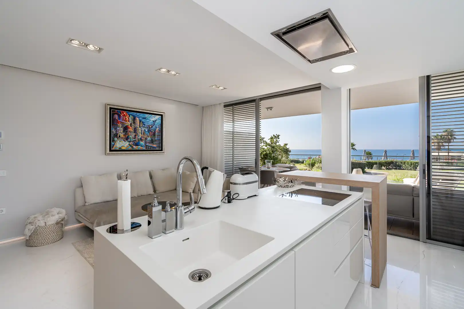 Kitchen of Ground floor for sale in Estepona  with Air Conditioner, Private garden and Terrace