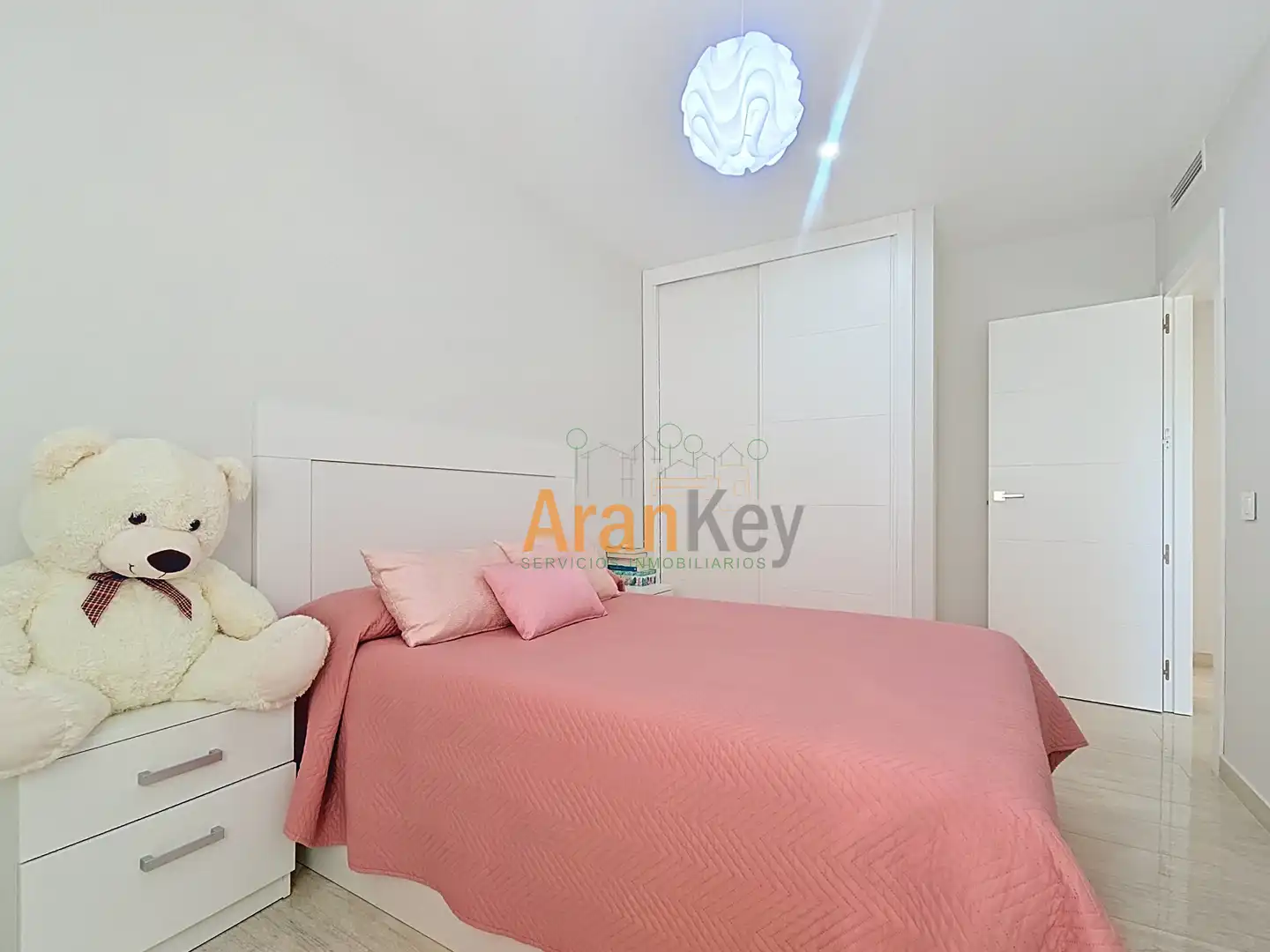 Chalet con balcón en venta en Calle de Alicante, imagen 10
