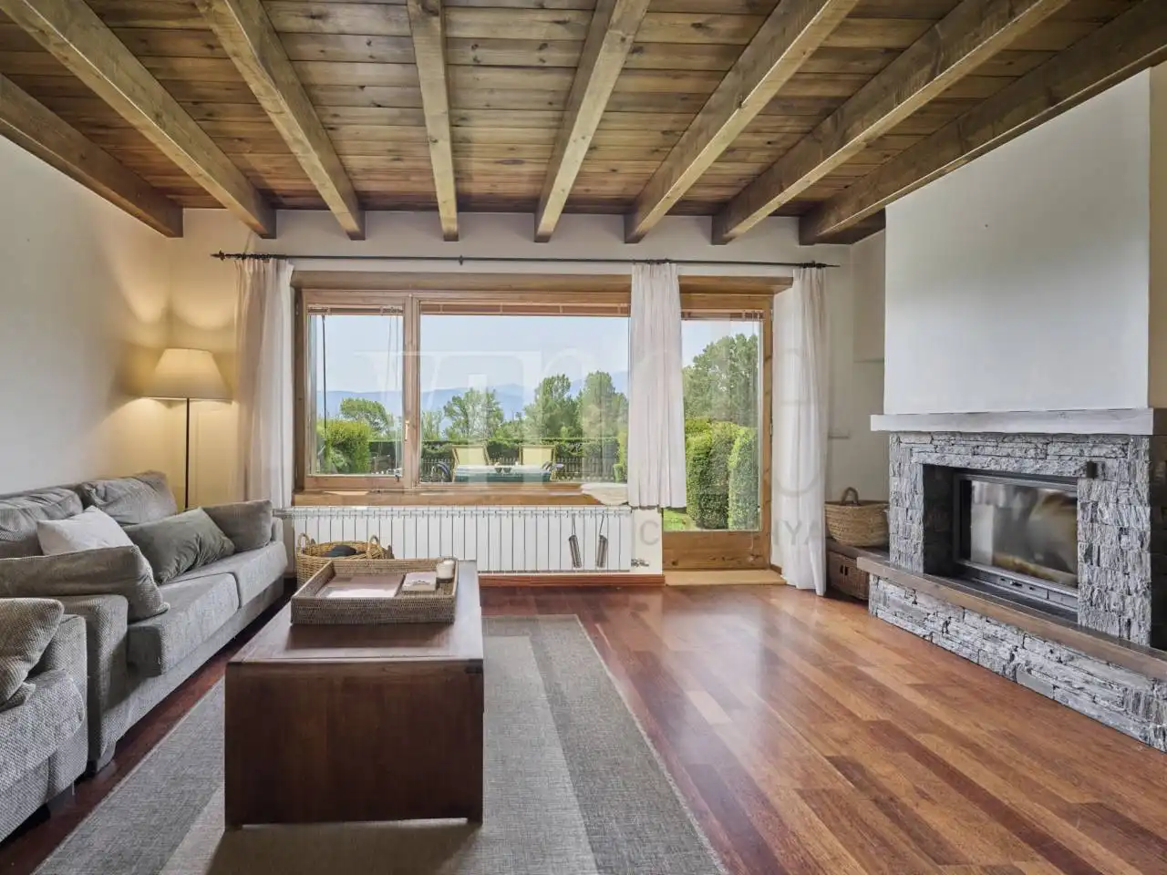 Sala de estar de Casa adosada en venta en Guils de Cerdanya con Calefacción, Parquet y Terraza